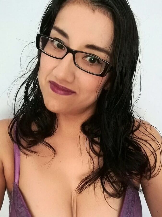 Nerdy Paki MILF