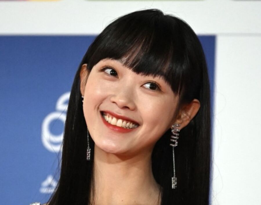 かわいい韓国の女優兼モデルのリ・ユミ