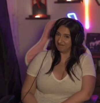 Huge Streamer Tits