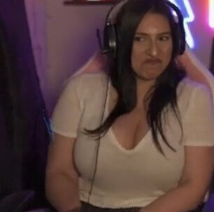 Huge Streamer Tits