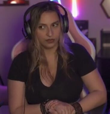 Huge Streamer Tits