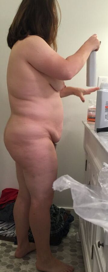 Sexy BBW Jennifer - Showering