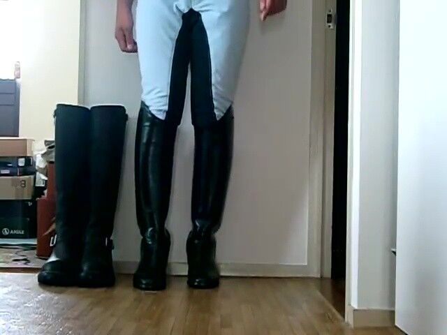 Filles en bottes