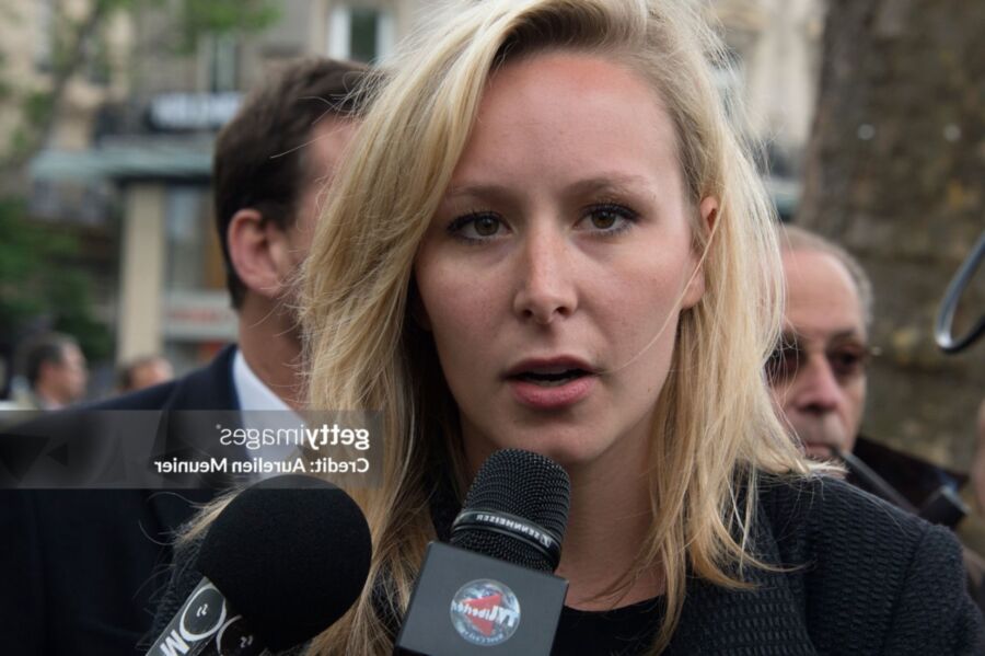 Marion Marechal Le Pen, französische konservative Politikerin, ihre Füße