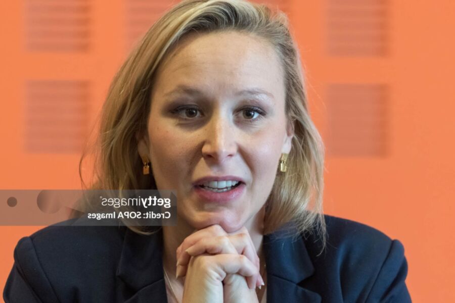 Marion Marechal Le Pen, französische konservative Politikerin, ihre Füße