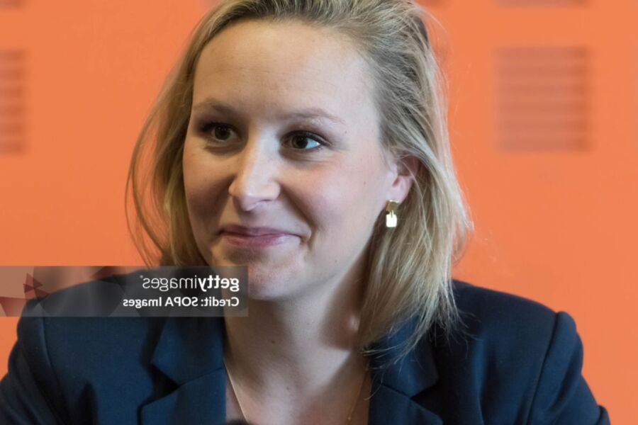 Marion Marechal Le Pen, französische konservative Politikerin, ihre Füße