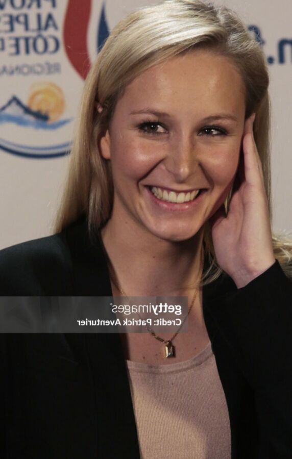 Marion Marechal Le Pen, französische konservative Politikerin, ihre Füße