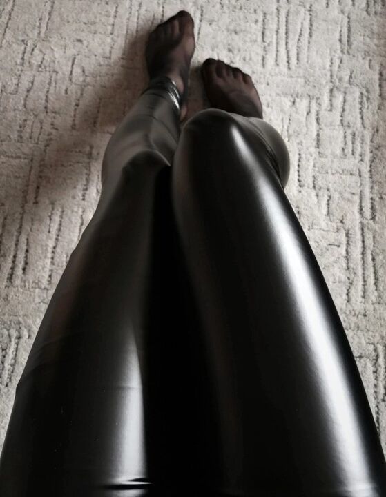 Dames en cuir et latex