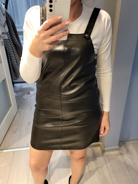 Damen aus Leder und Latex