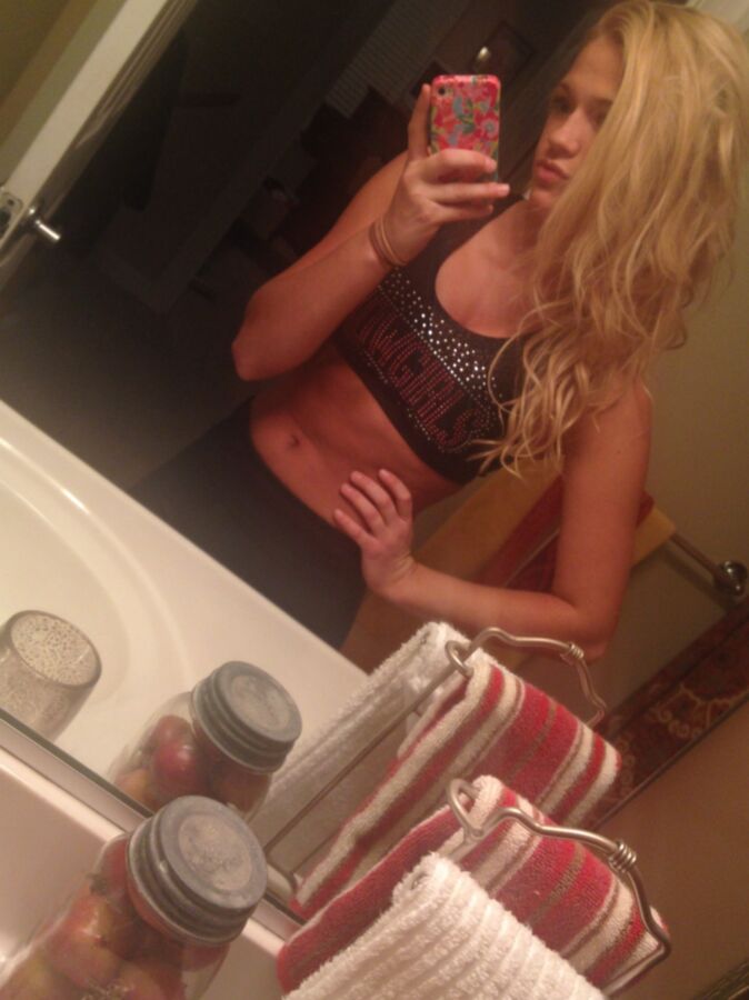 .. Sexy American High School Selfie Teen And Friends