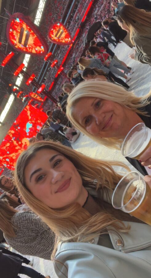 UK Mum Tracey or daughter Emily?