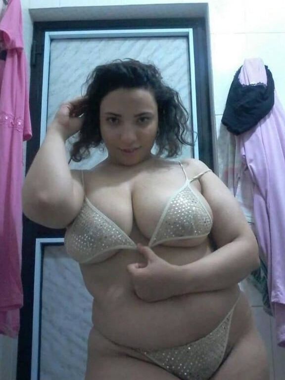 arab non nude