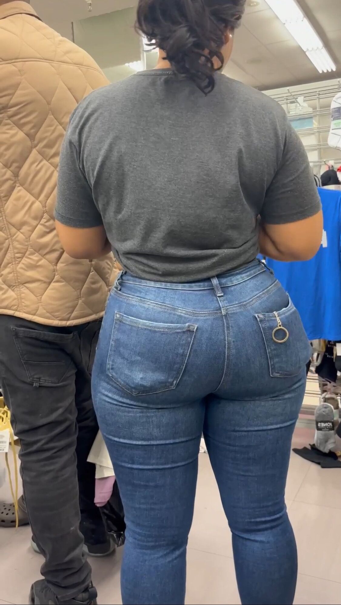 franco latina milf culo en jeans ajustados