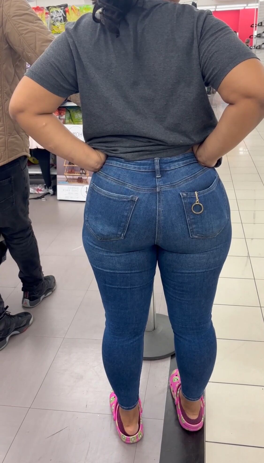 franco latina milf culo en jeans ajustados