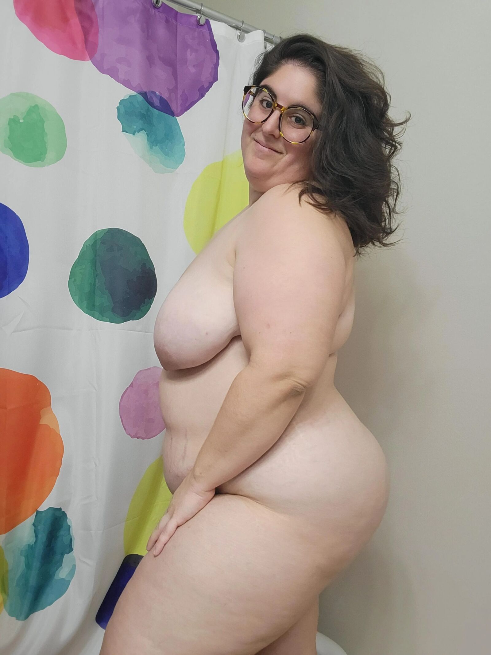 Piel clara Latina BBW Enormes Areola Gafas