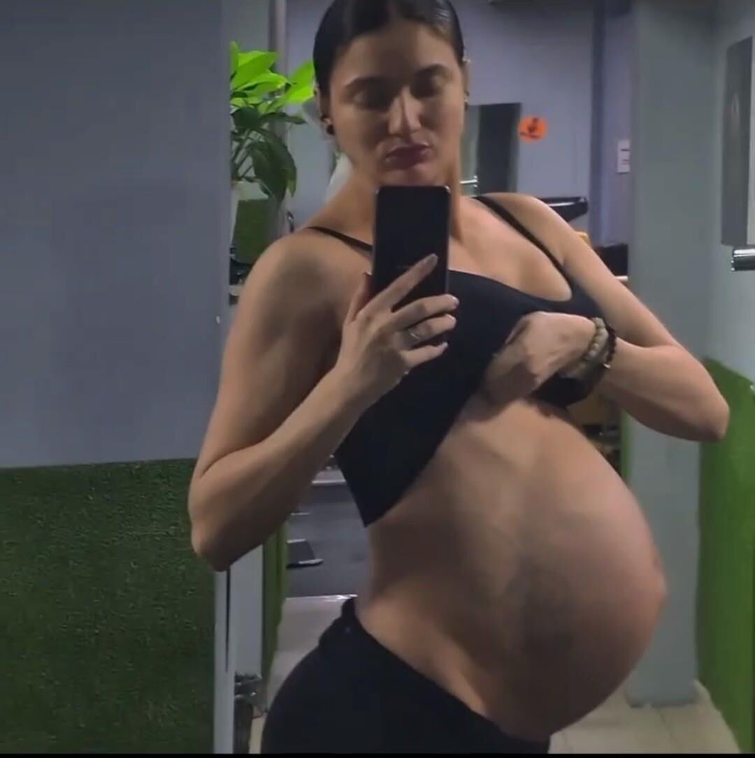 Hotest pregnant Russian ....NO LIMITS COMMENTS