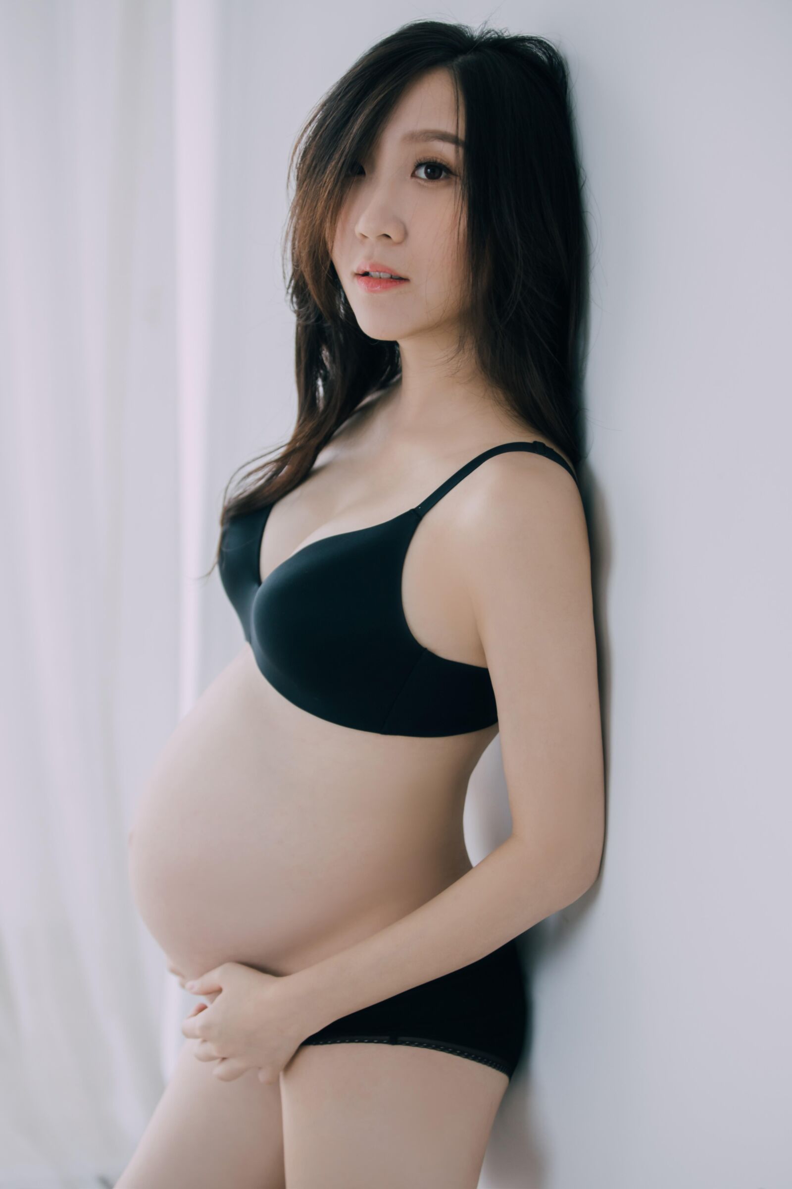 Superbe séance photo d'une asiatique enceinte