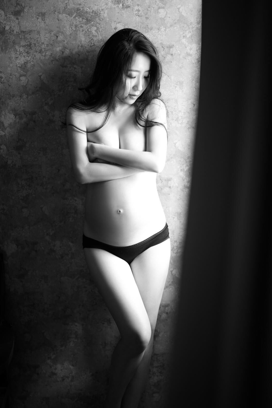 Superbe séance photo d'une asiatique enceinte