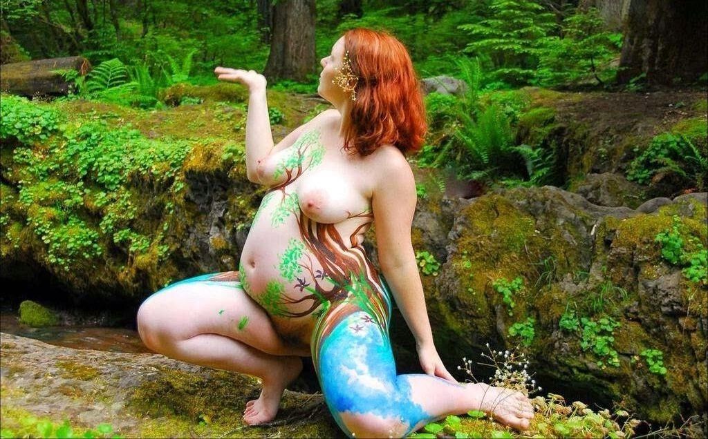 BodyPainting Ruiva Preggo Gordinha