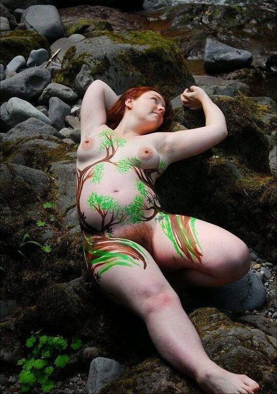 BodyPainting Ruiva Preggo Gordinha