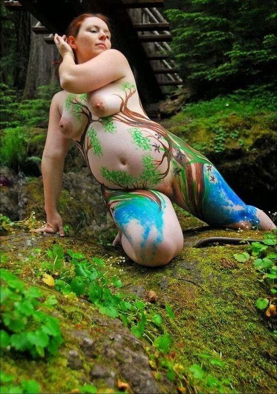 BodyPainting Ruiva Preggo Gordinha