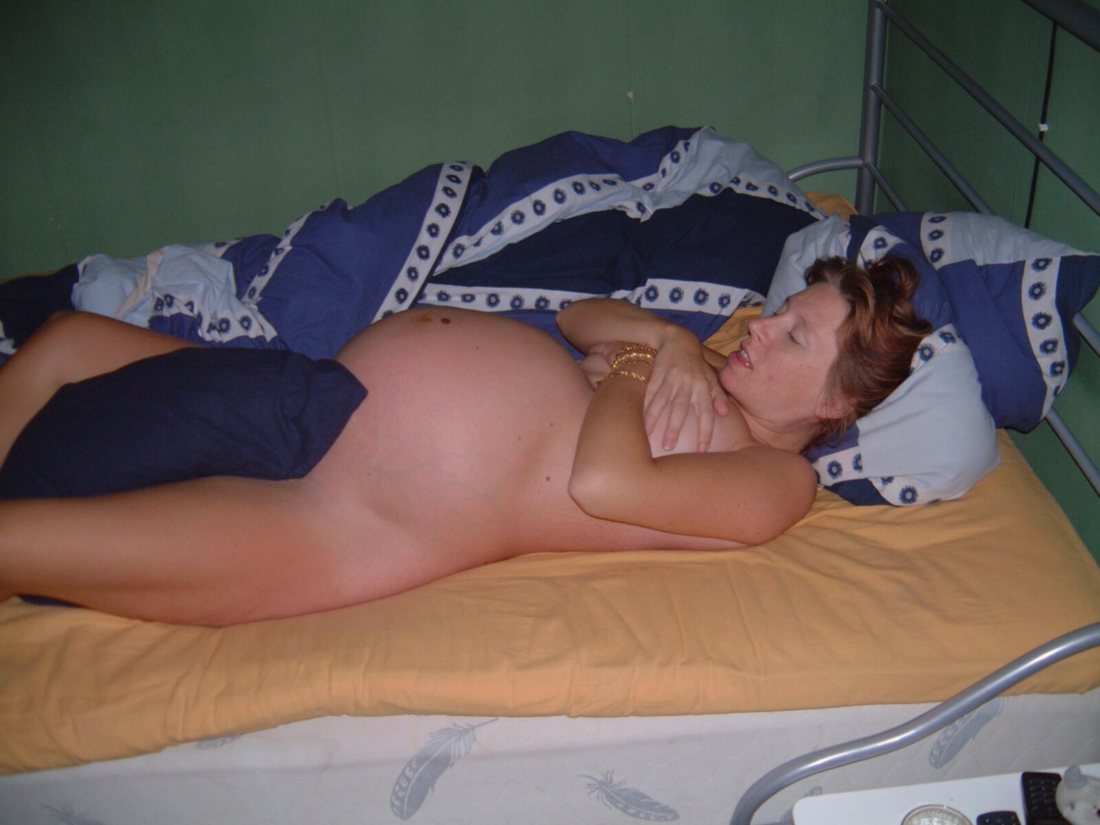 pregnant redhair woman