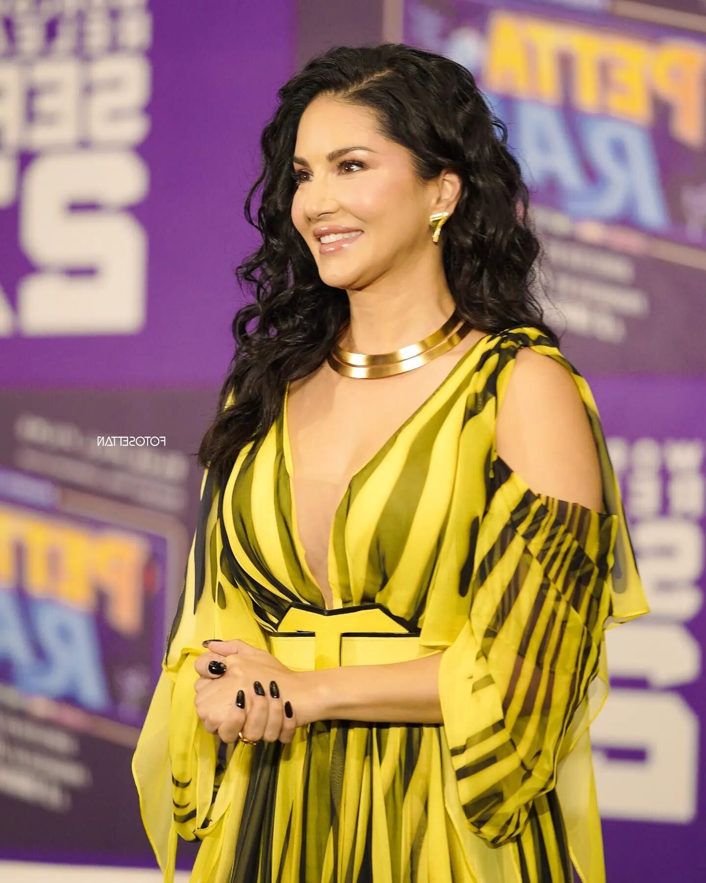 Reunión de prensa de Sunny Leone Petta Rap en Kochi, India, septiembre de 2024