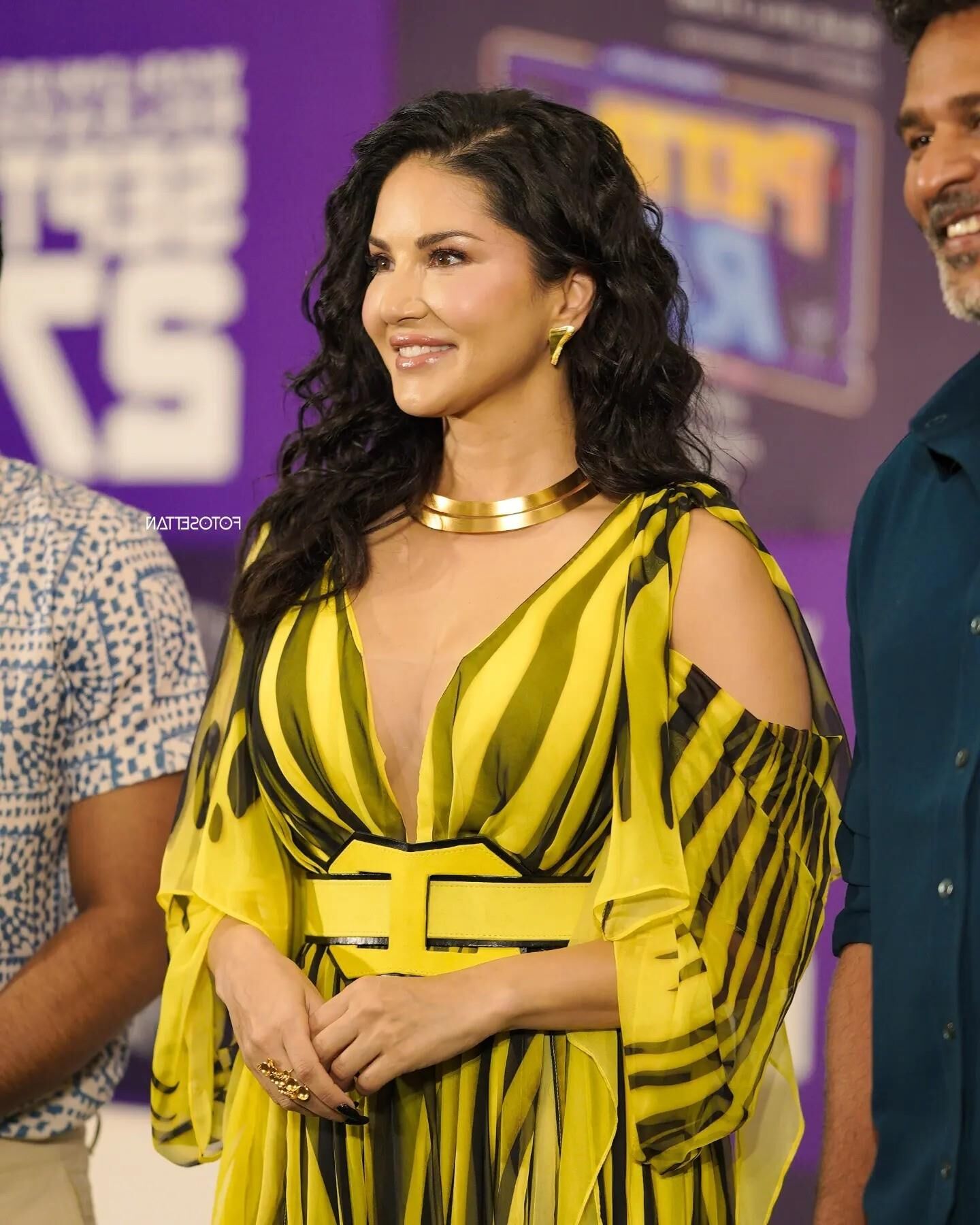 Reunión de prensa de Sunny Leone Petta Rap en Kochi, India, septiembre de 2024