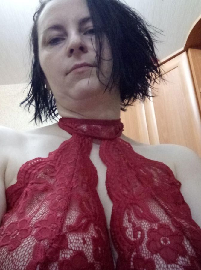 mature amateur from Russia loves selfies