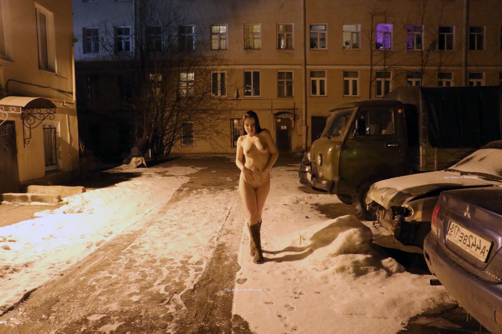 Nude In Russia_Natasha_ _St_Petersburg_Courtyard_ _Issue_011723_