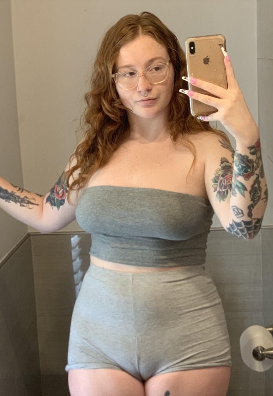 Tattooed Pawg Redhead Ava Adore