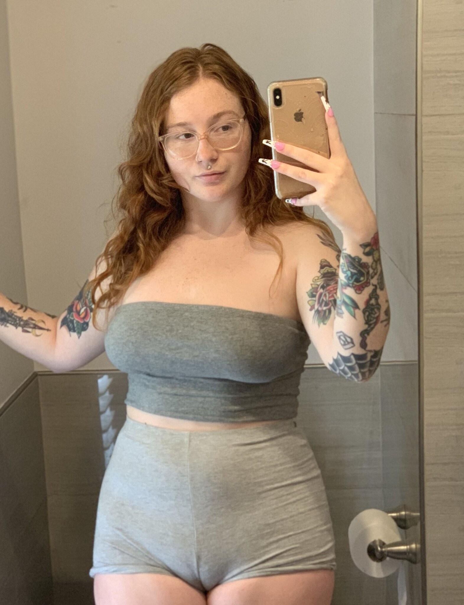 Tattooed Pawg Redhead Ava Adore