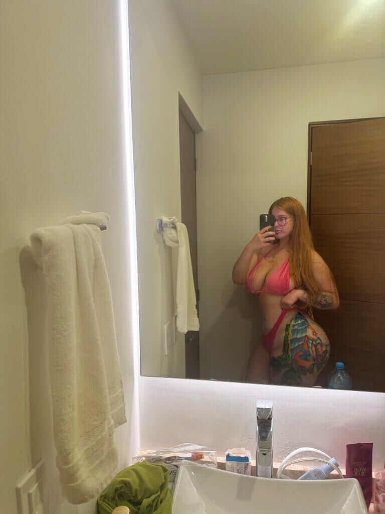 HeavynlySerene Huge Ass Big Tits Redhead Girl Mixed Hot Photos