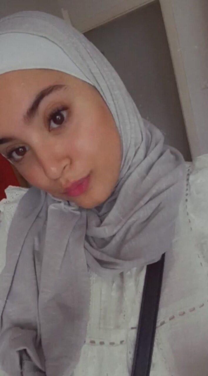 Ola, salope syrienne hijabi aux gros seins, aux gros seins