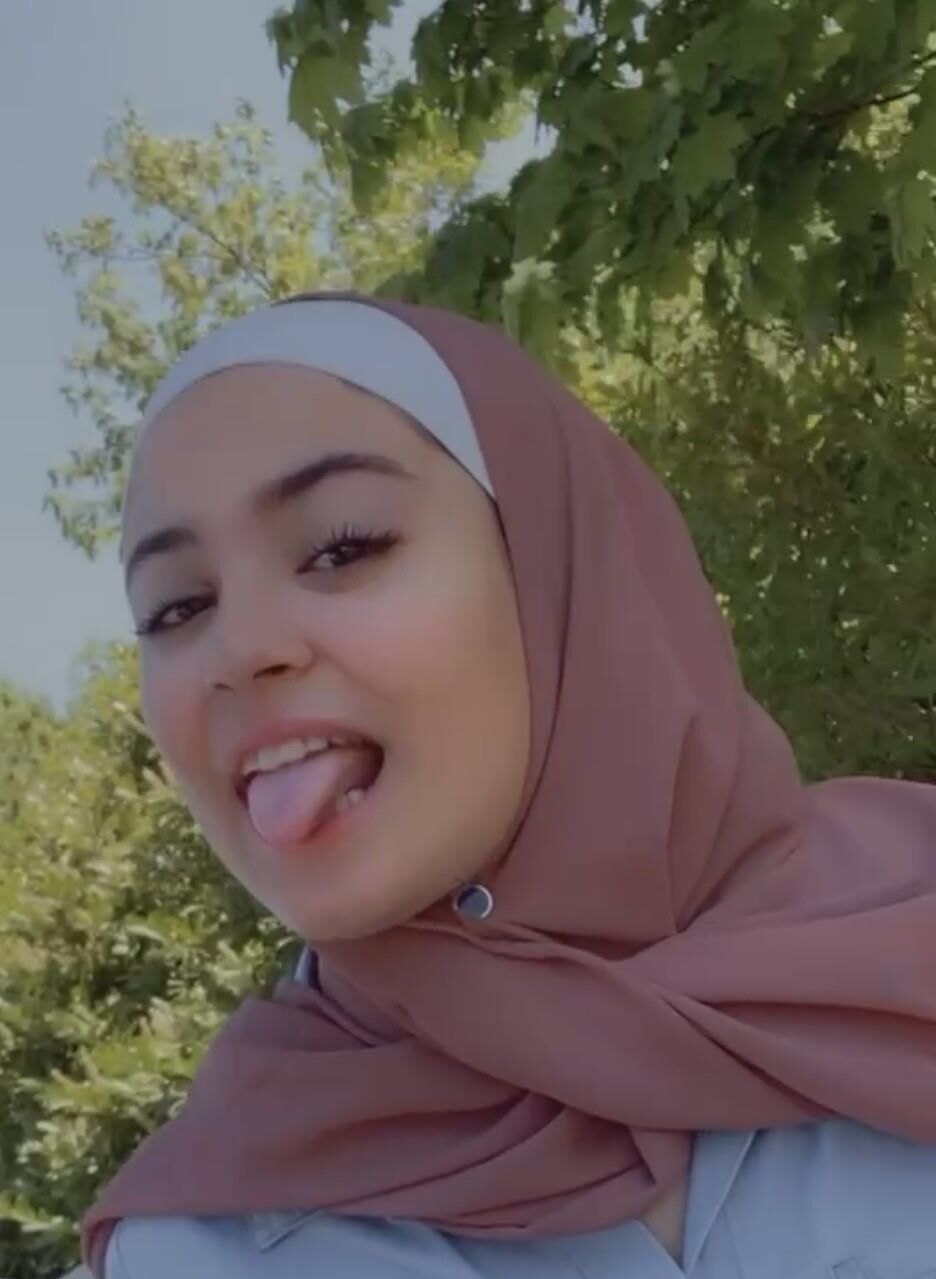 Ola, salope syrienne hijabi aux gros seins, aux gros seins