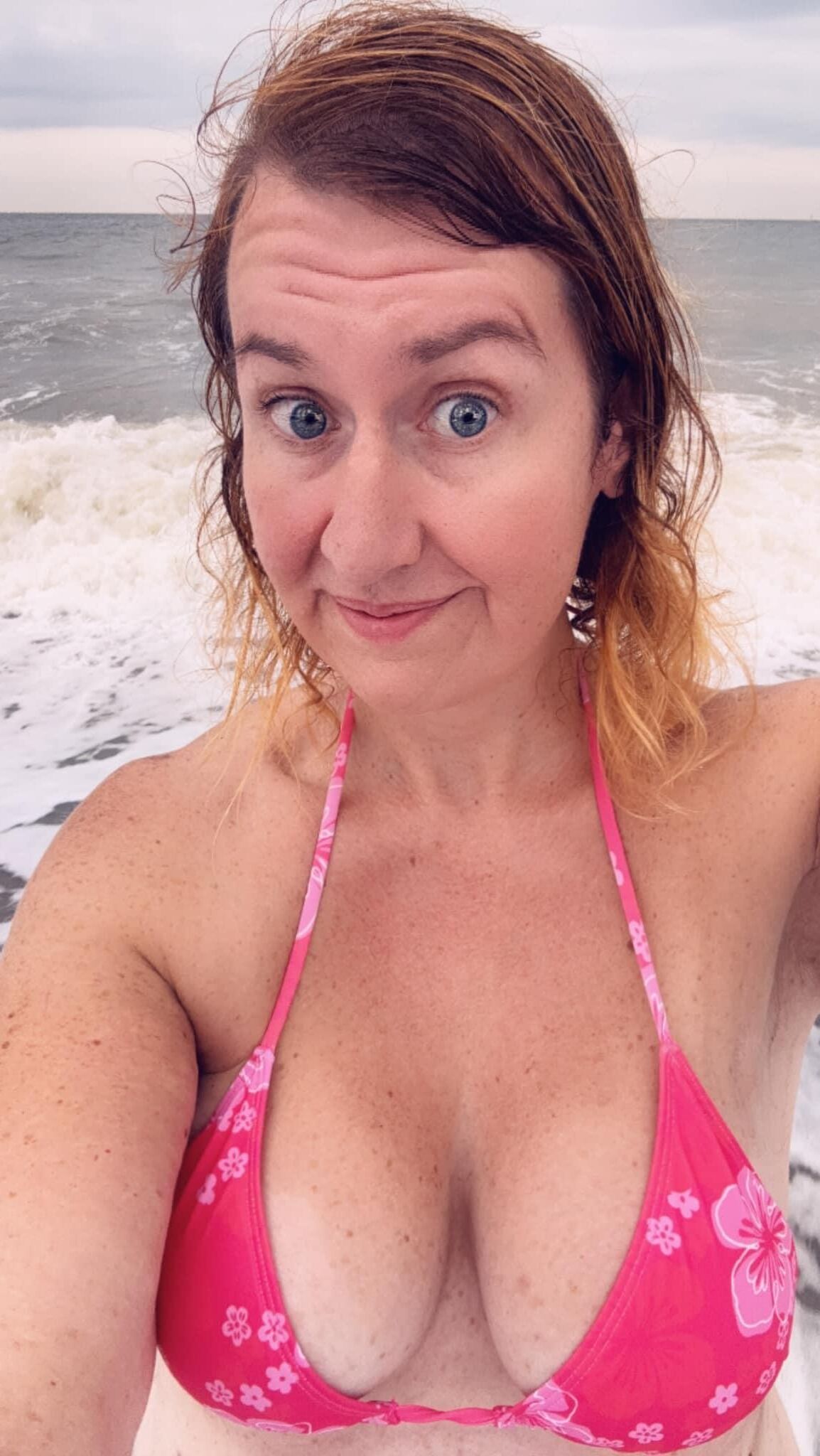 Tabitha :Cute Redhead with Big Tits in Bikini ,Cleavage,Swimsuit