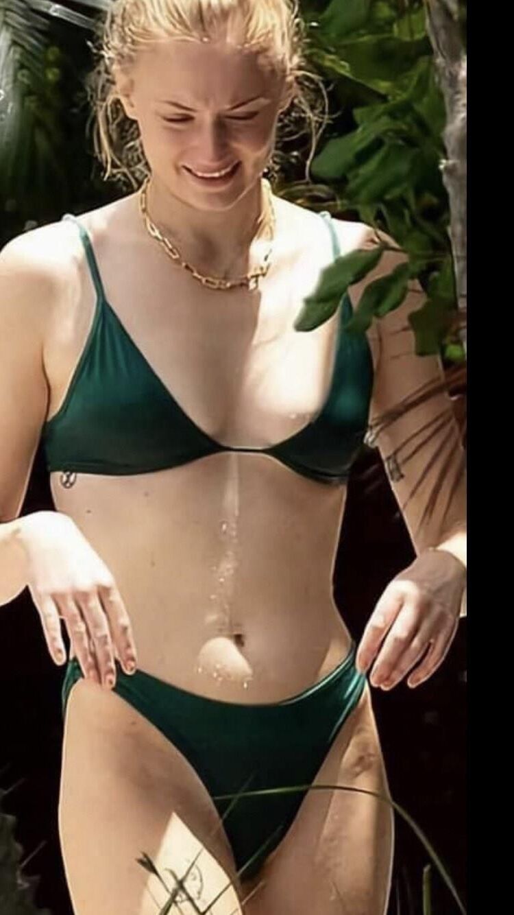 Sophie Turner leaked