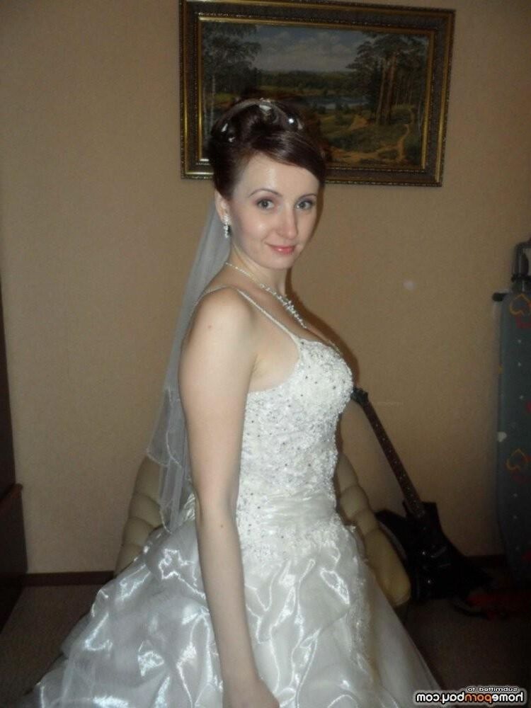 ウクライナかロシアから来た結婚したばかりの美女