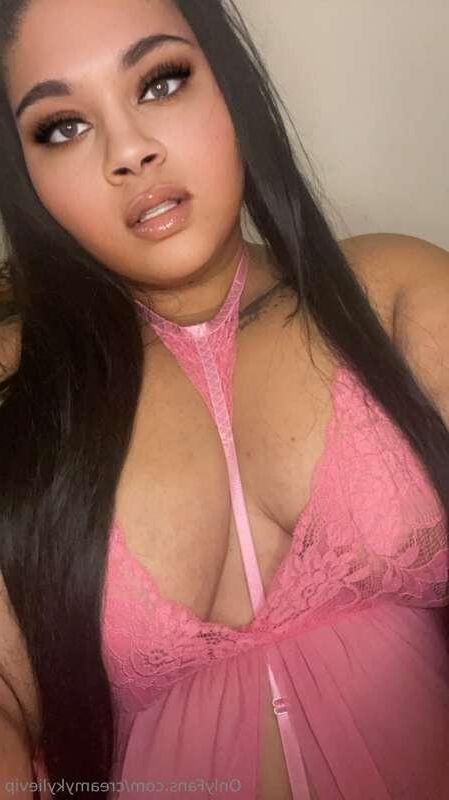 Latine à gros seins