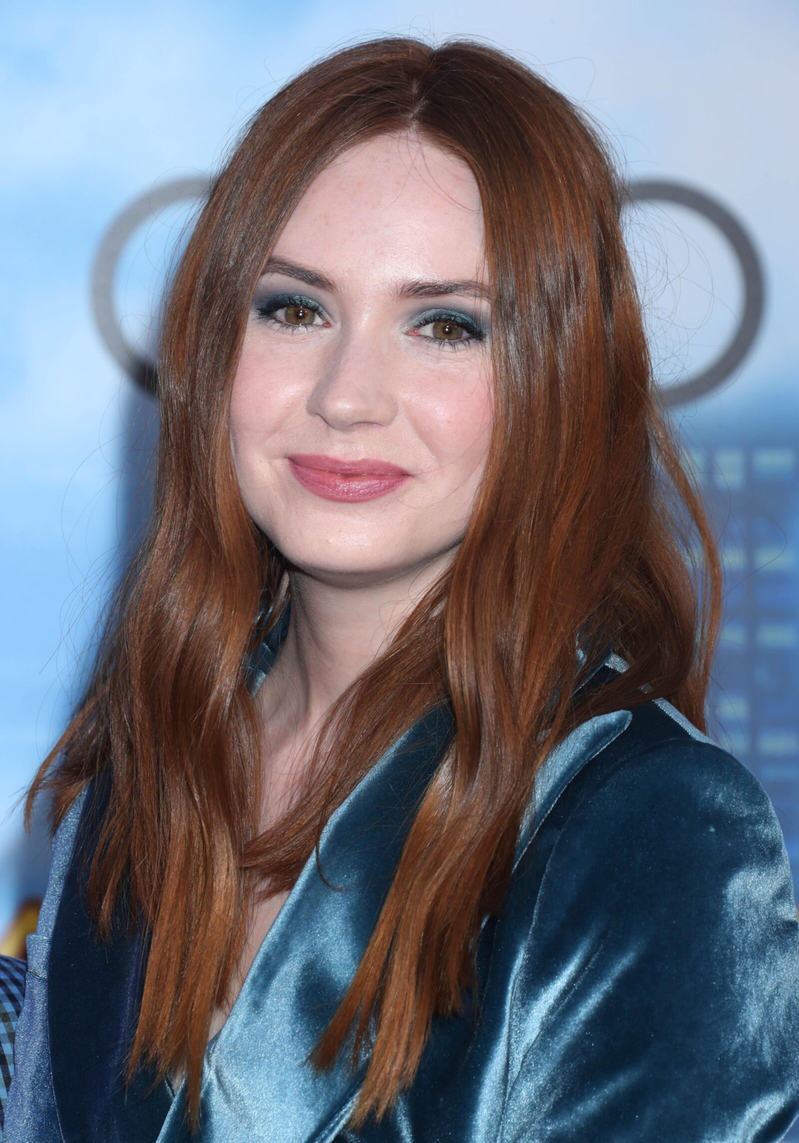 Karen Gillan es preciosa 1