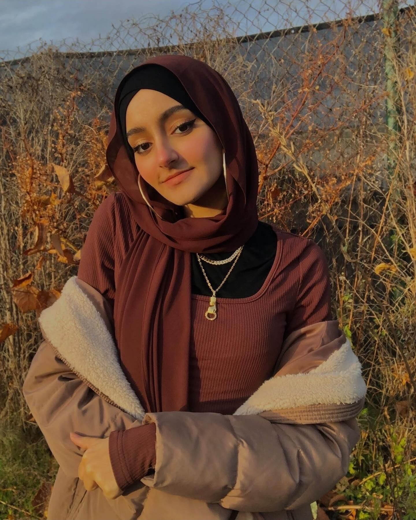 Luli adolescente hijabi chica