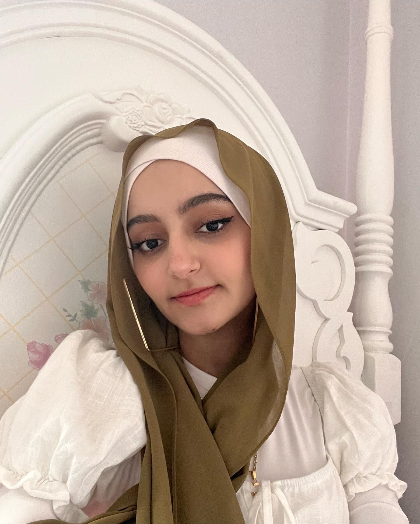 Luli adolescente hijabi chica