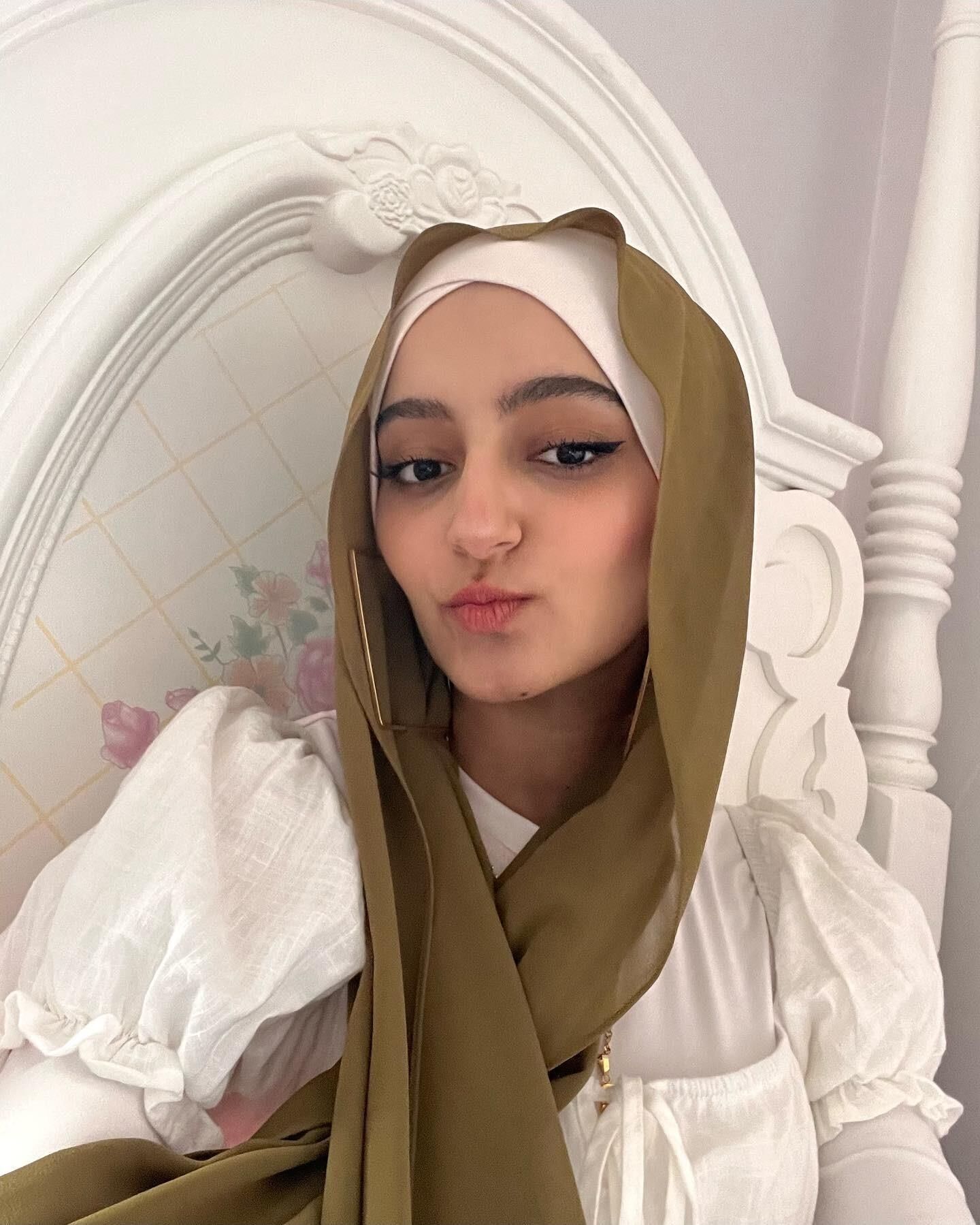 Luli adolescente hijabi chica