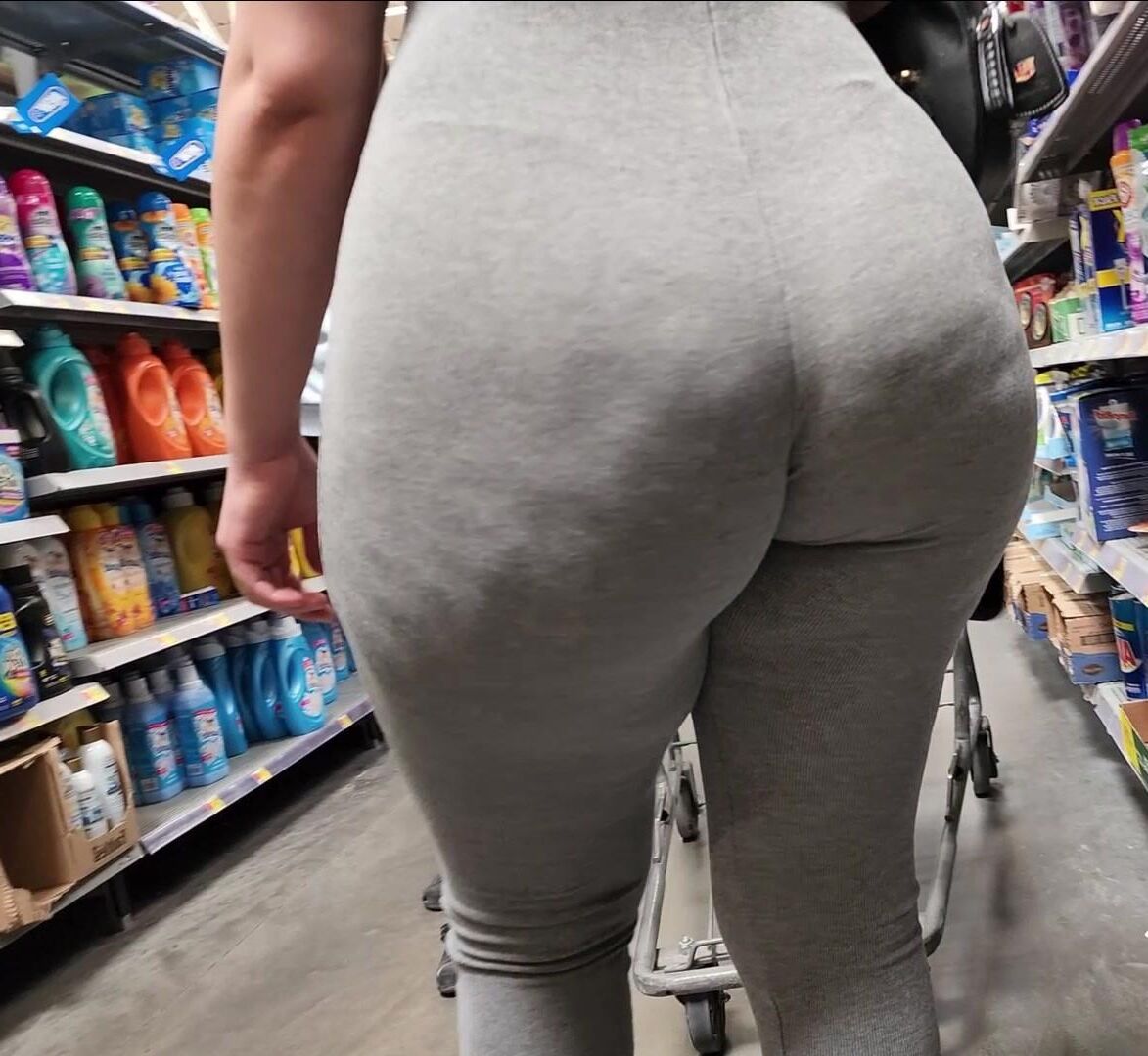 Candid Pawg Latina Trentenaire Reine du butin à fossettes !