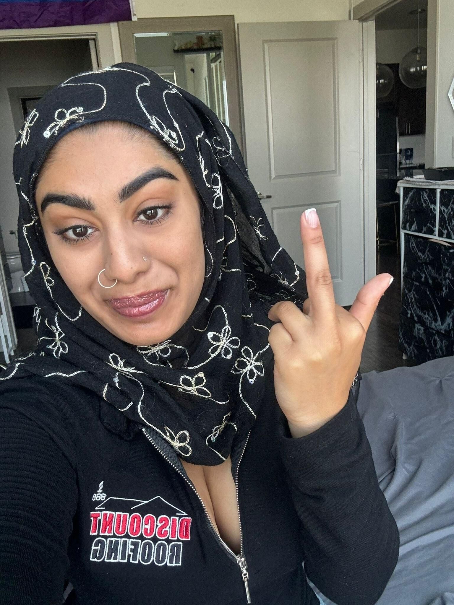 Muslim lesbian teen at UK 