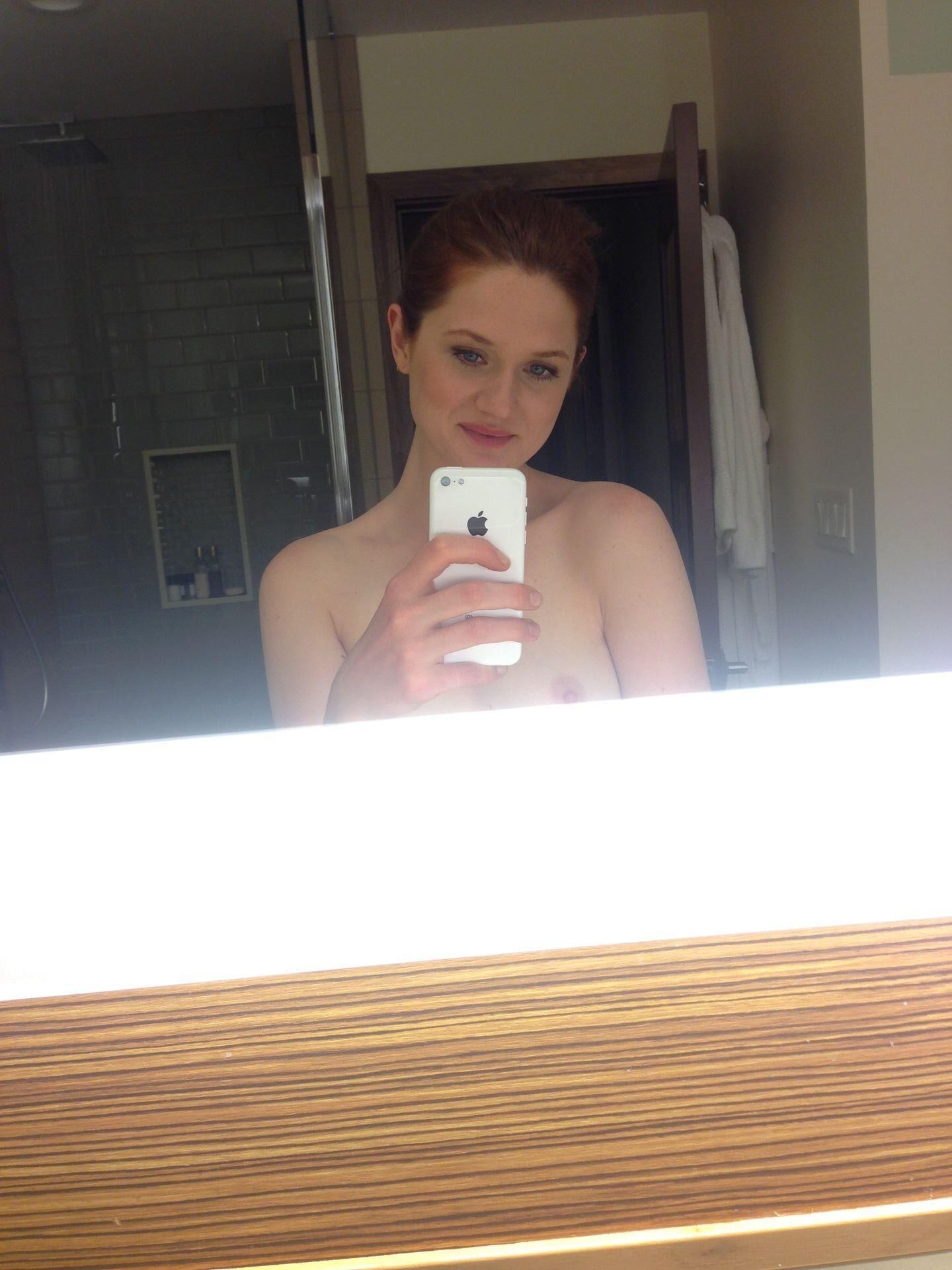 Bonnie. Wright 