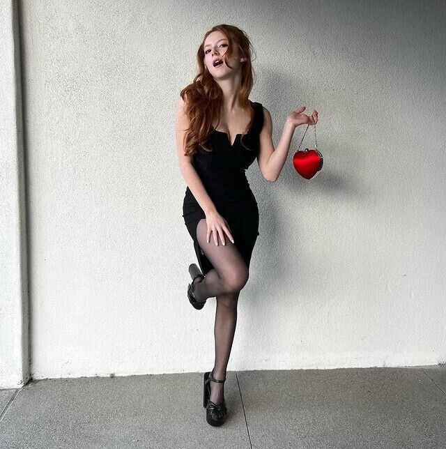 Francesca Capaldi Strumpfhosenbeine