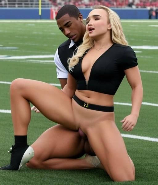 Hayden Panettiere Ai Cheerleader