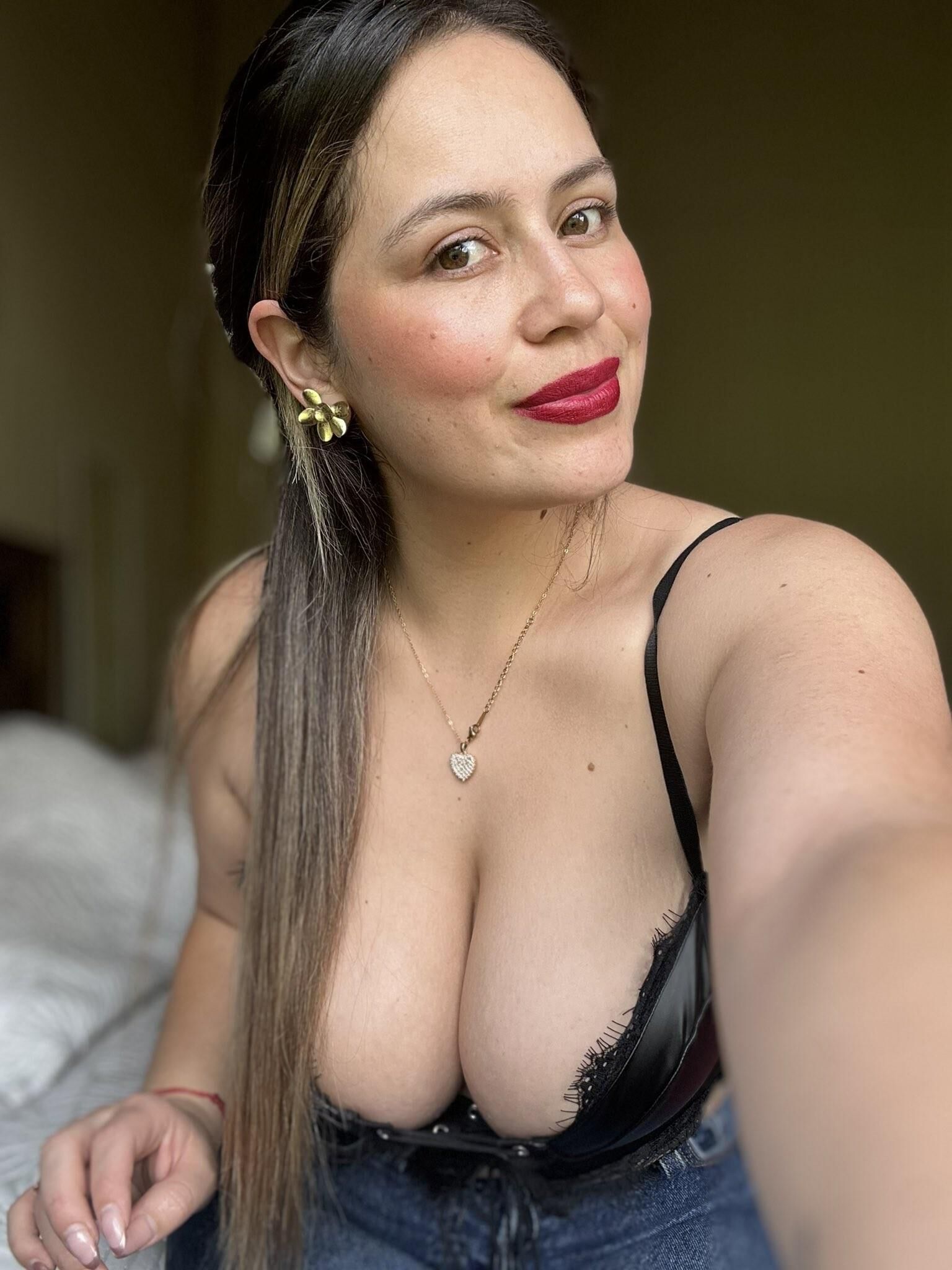 Paulina Gros cul Gros seins Latina Curvy Girl Mixed Hot Shots