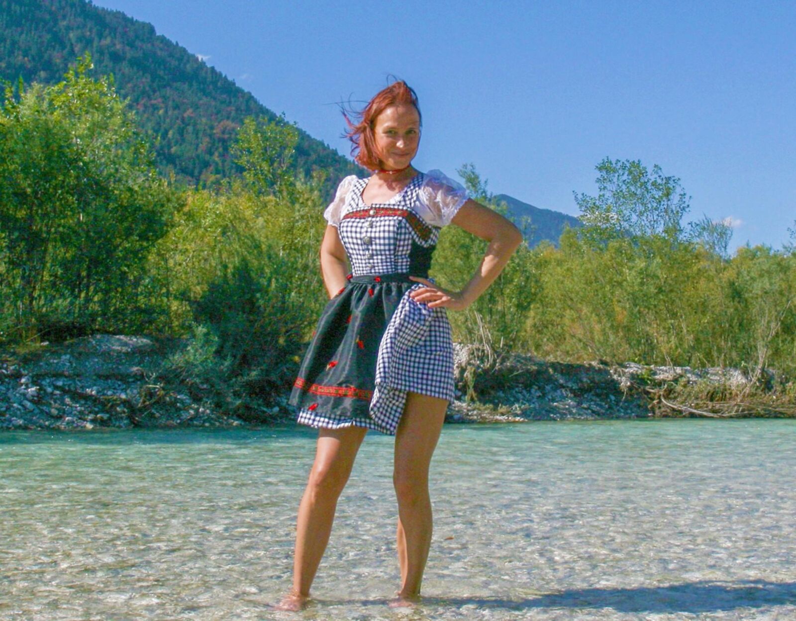 Os Mutzenbacherin em Dirndl am See